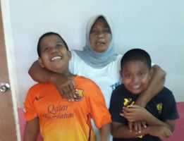 Azizah, Yusron, Yusri